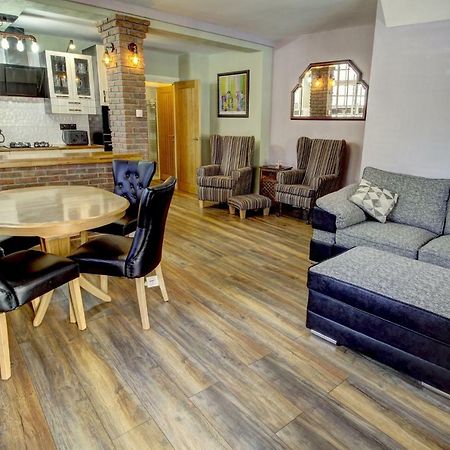 The Old Joiner'S Shop Apartment Whitby Bagian luar foto
