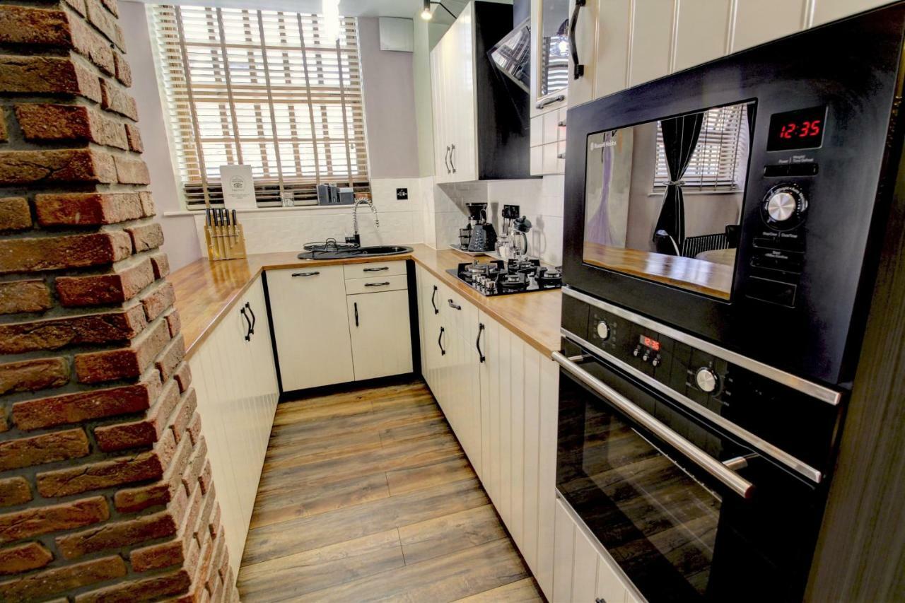 The Old Joiner'S Shop Apartment Whitby Bagian luar foto